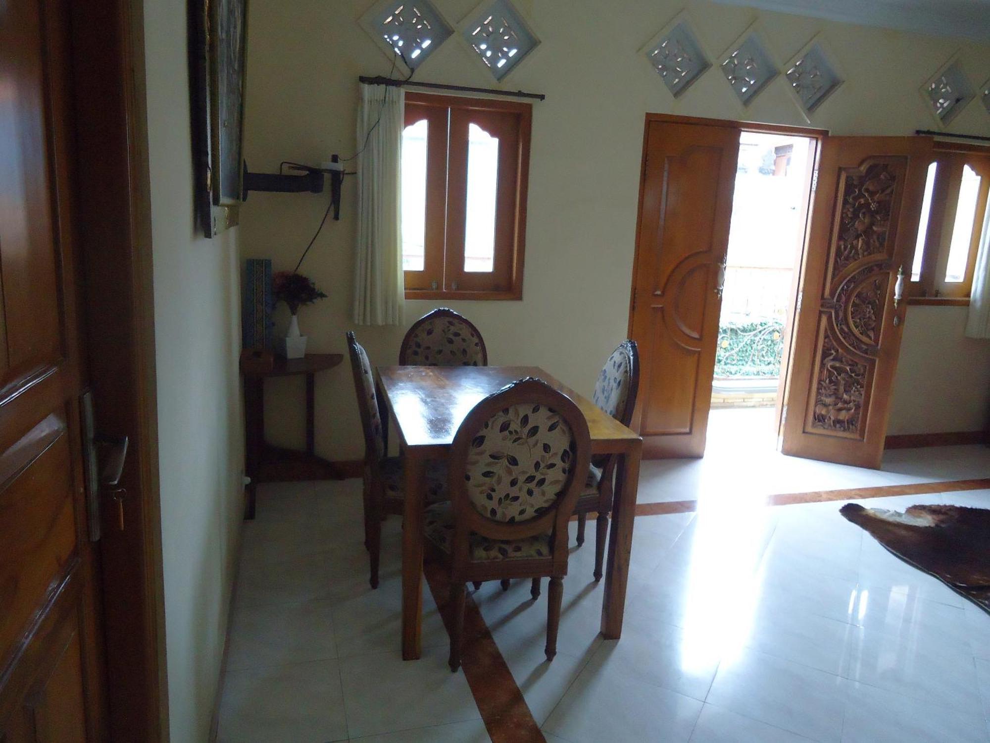The Reinhold Guesthouse Bali Kerobokan Extérieur photo